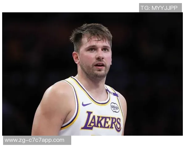 卢卡东契奇：篮球场上的天才少年与未来之星的成长之路