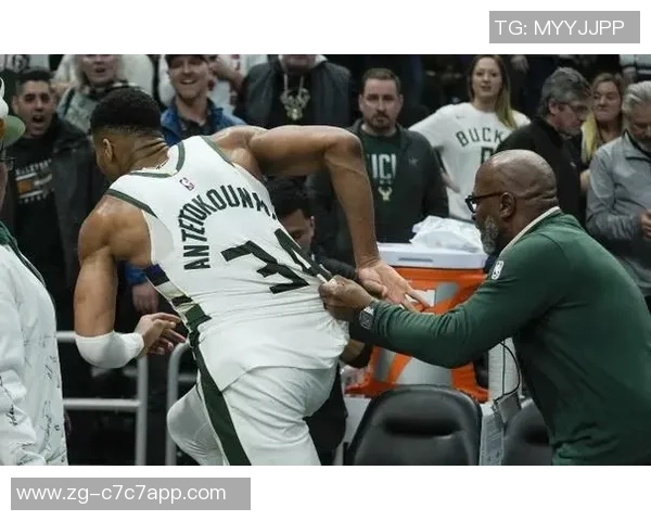 字母哥愤怒撕衣引发更衣室冲突雄鹿惨败后气氛紧张升级